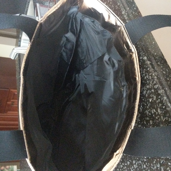 Victoria's Secret Rose Gold Metallic Puffer Tote Bag - Picture 4 of 7